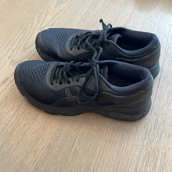 Asics Gel Kayano Black Women’s Sneakers US Size 10 - Picture 1 of 4